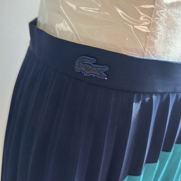 LACOSTE Women’s Sport Tennis Technical Mesh Pleated Striped Skirt 38 Medium - Picture 2 of 8